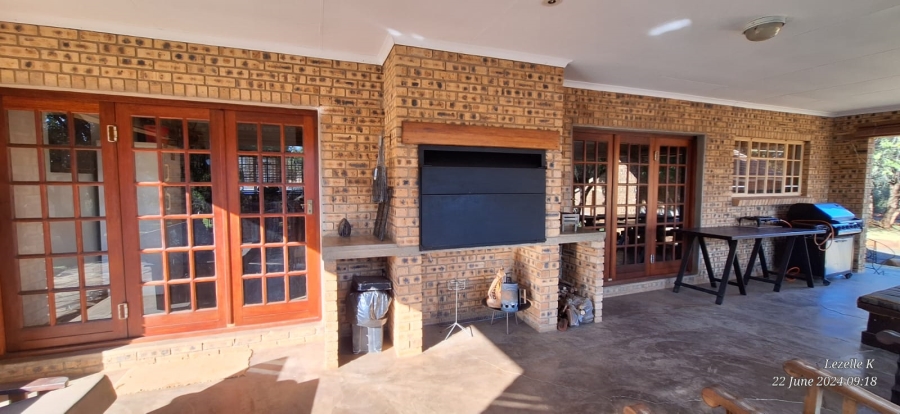 8 Bedroom Property for Sale in Swartruggens North West